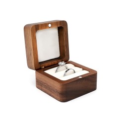 Dřevěná krabička na prstýnky Box