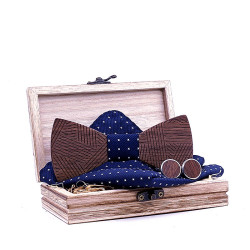 Dřevěný motýlek čáry